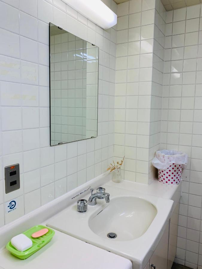 Guesthouse Shiawase Eki Fukuoka  Zewnętrze zdjęcie